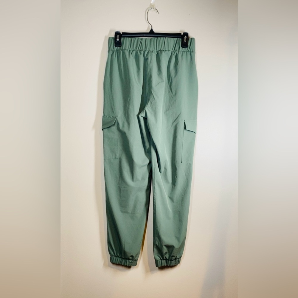 Like New 90 Degree by Reflex Sage Green sz Small Joggers with Cargo Pockets - Picture 6 of 7